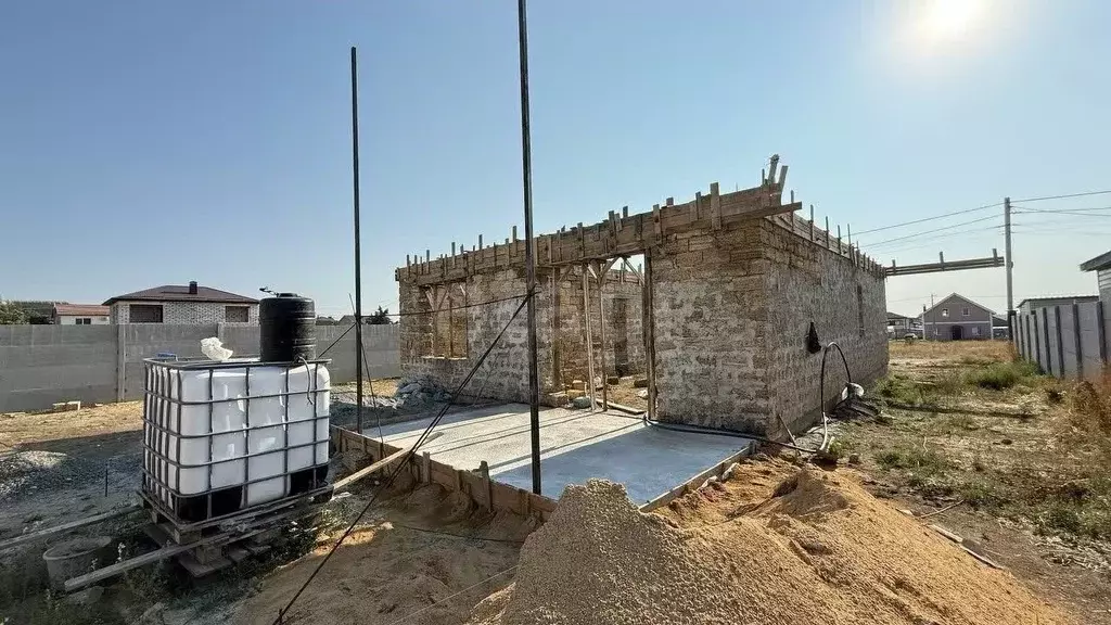 Дом в Крым, Симферопольский район, с. Мирное ул. Добрая (110 м) - Фото 1