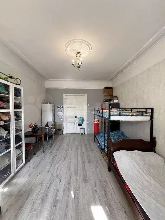 Комната 40,8 м в 5-к., 4/7 эт. - Фото 0