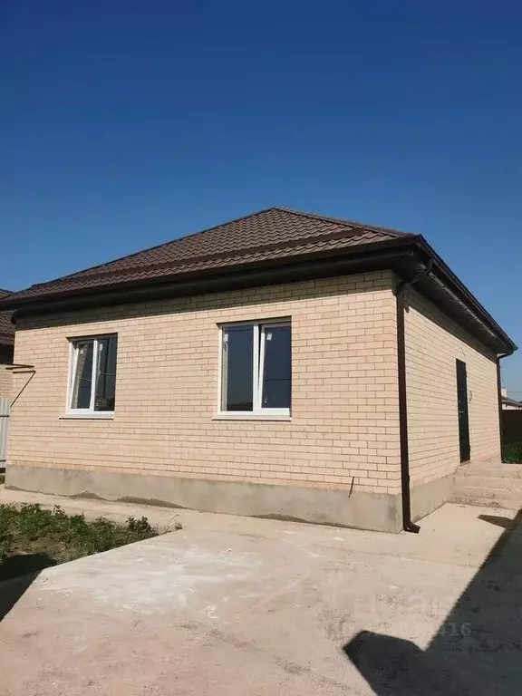 Дом в Краснодарский край, Динская ст-ца ул. Янковского, 54 (75 м) - Фото 1