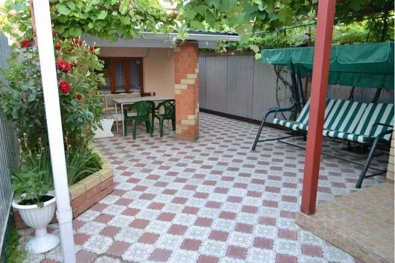 Дом в Краснодарский край, Ейск ул. Кухаренко, 39 (10 м) - Фото 2