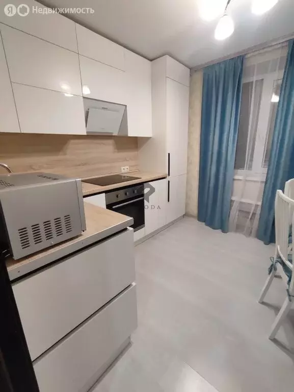 2-комнатная квартира: Тюмень, улица Мельникайте, 135 (51 м) - Фото 1