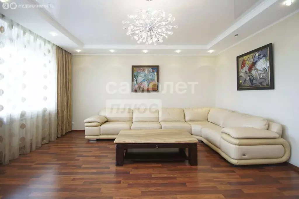 3-комнатная квартира: Омск, улица Маршала Жукова, 101 (140.7 м) - Фото 1