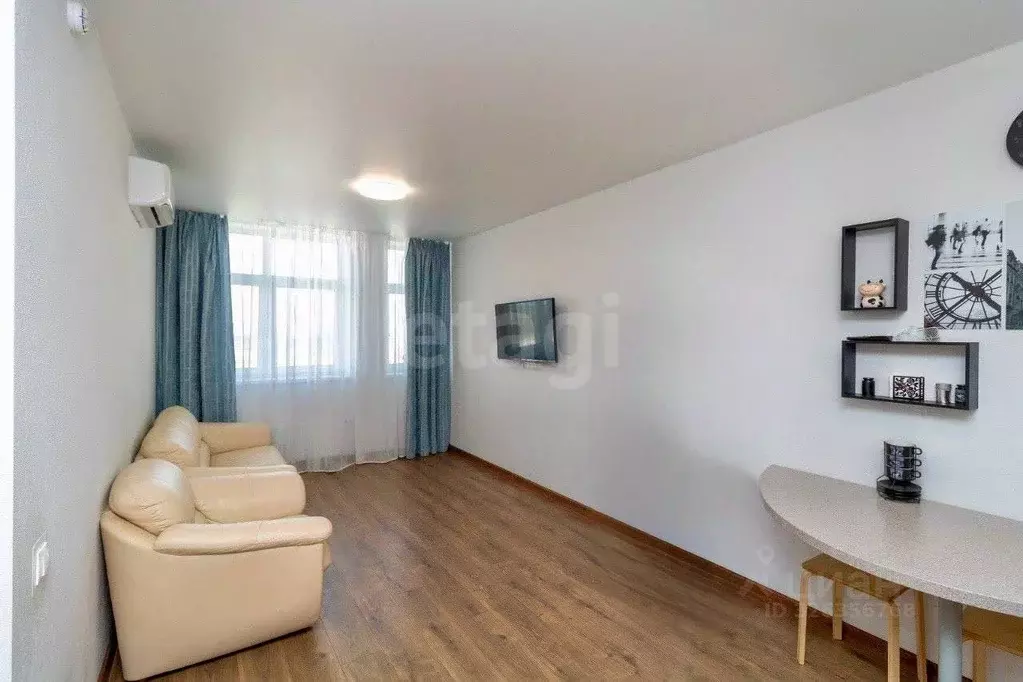 1-к кв. Тюменская область, Тюмень ул. Тимофея Чаркова, 87 (44.4 м) - Фото 1