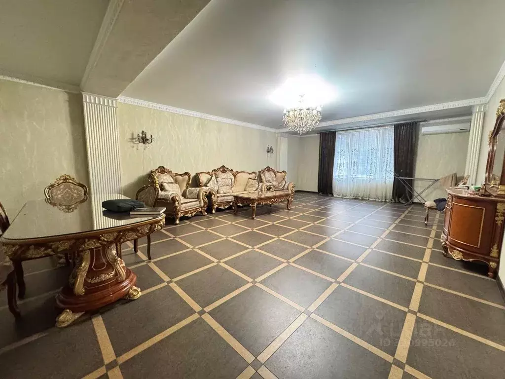 4-к кв. Дагестан, Махачкала ул. Генерала Омарова (220.0 м) - Фото 1