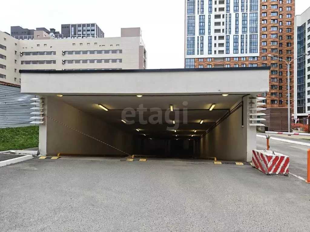 Гараж в Свердловская область, Екатеринбург ул. Щорса, 109 (16 м) - Фото 1