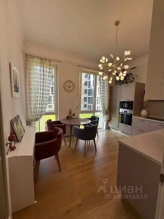 2-к кв. Санкт-Петербург Нижне-Каменская ул., 7к1 (80.0 м) - Фото 1