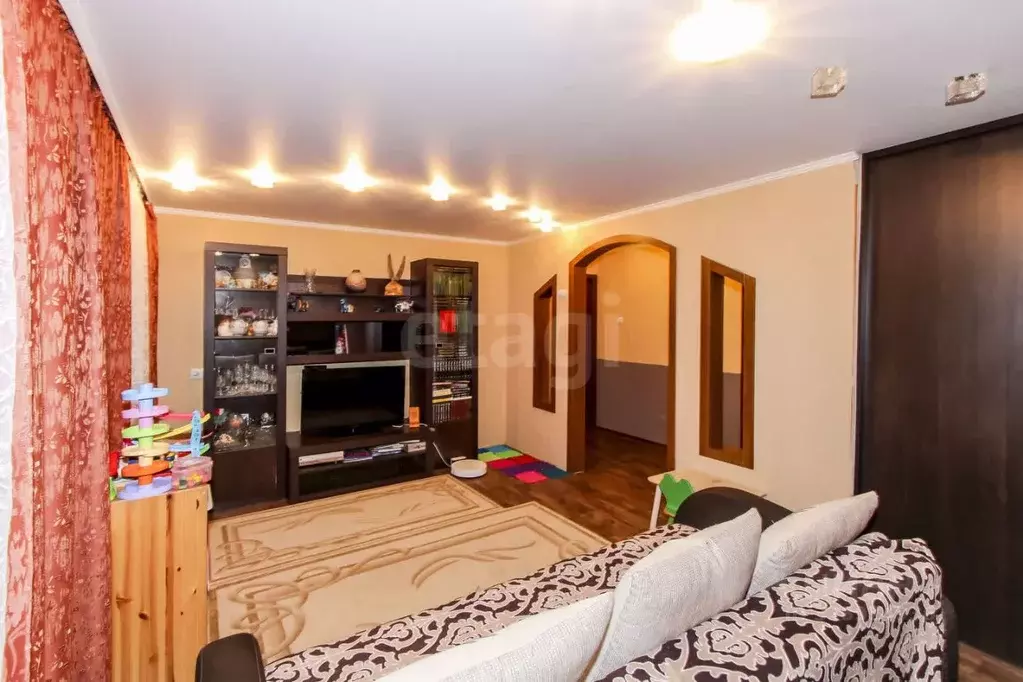 3-к кв. Тюменская область, Тюмень Заречный проезд, 37 (83.0 м) - Фото 1