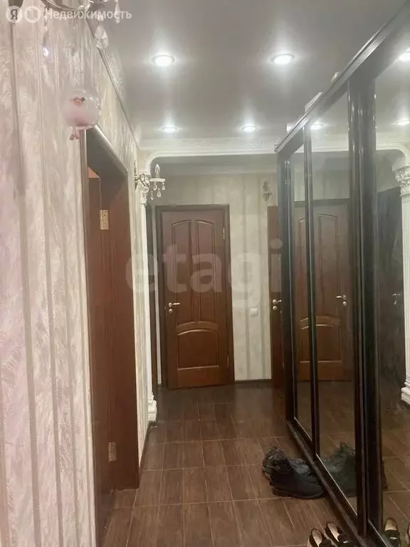 3-комнатная квартира: Владикавказ, улица Астана Кесаева, 2/1 (90 м) - Фото 1