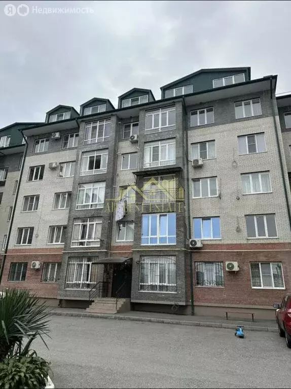 5-комнатная квартира: Владикавказ, улица Шамиля Джикаева, 2А (165 м) - Фото 1