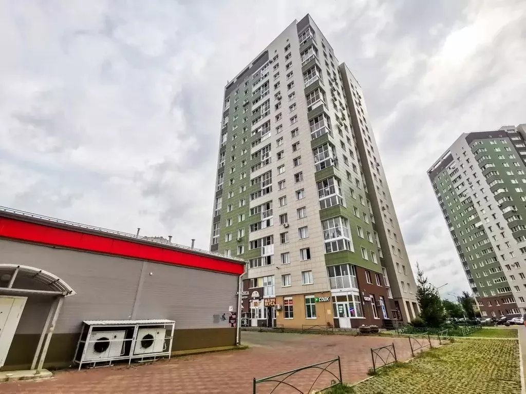 2-к кв. Омская область, Омск бул. М.М. Кузьмина, 27 (58.4 м) - Фото 0