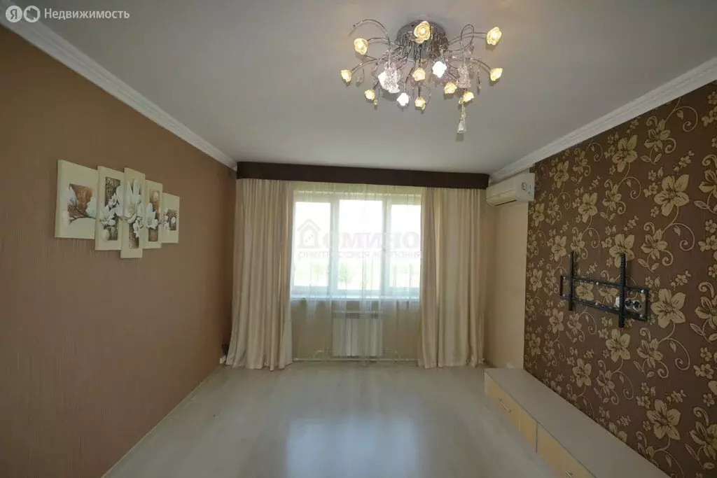 3-комнатная квартира: Тюмень, улица Монтажников, 16 (71.7 м) - Фото 0