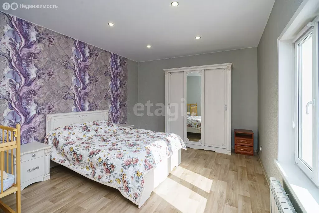 Дом в Ульяновск, улица Зои Космодемьянской (240 м) - Фото 0