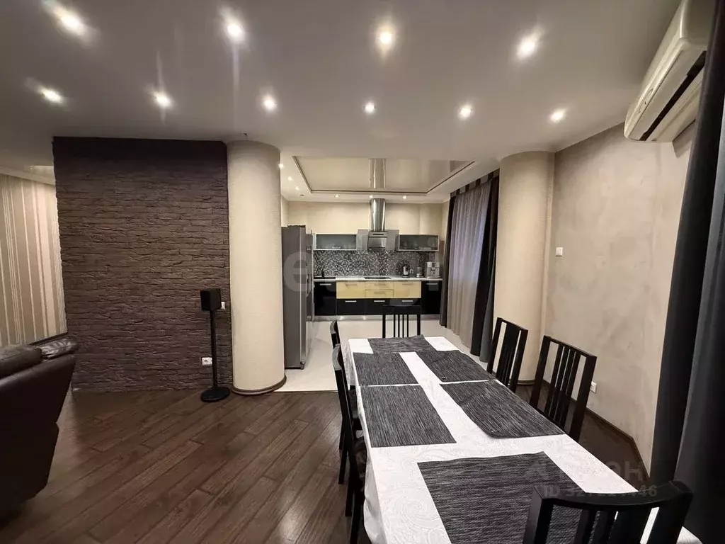 2-к кв. Тюменская область, Тюмень ул. 50 лет ВЛКСМ, 13 (87.0 м) - Фото 1