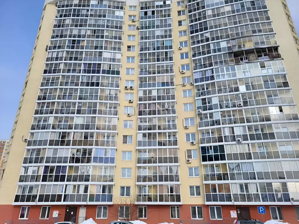 1-к кв. Свердловская область, Екатеринбург ул. Рощинская, 41 (63.0 м) - Фото 1