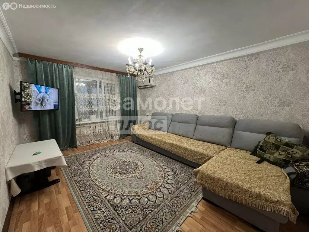 4-комнатная квартира: Каспийск, улица Ильяшенко, 1 (94 м) - Фото 1