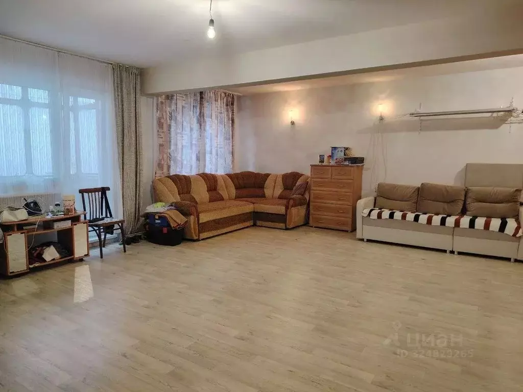 3-к кв. Красноярский край, Красноярск ул. Мичурина, 27 (59.4 м) - Фото 1