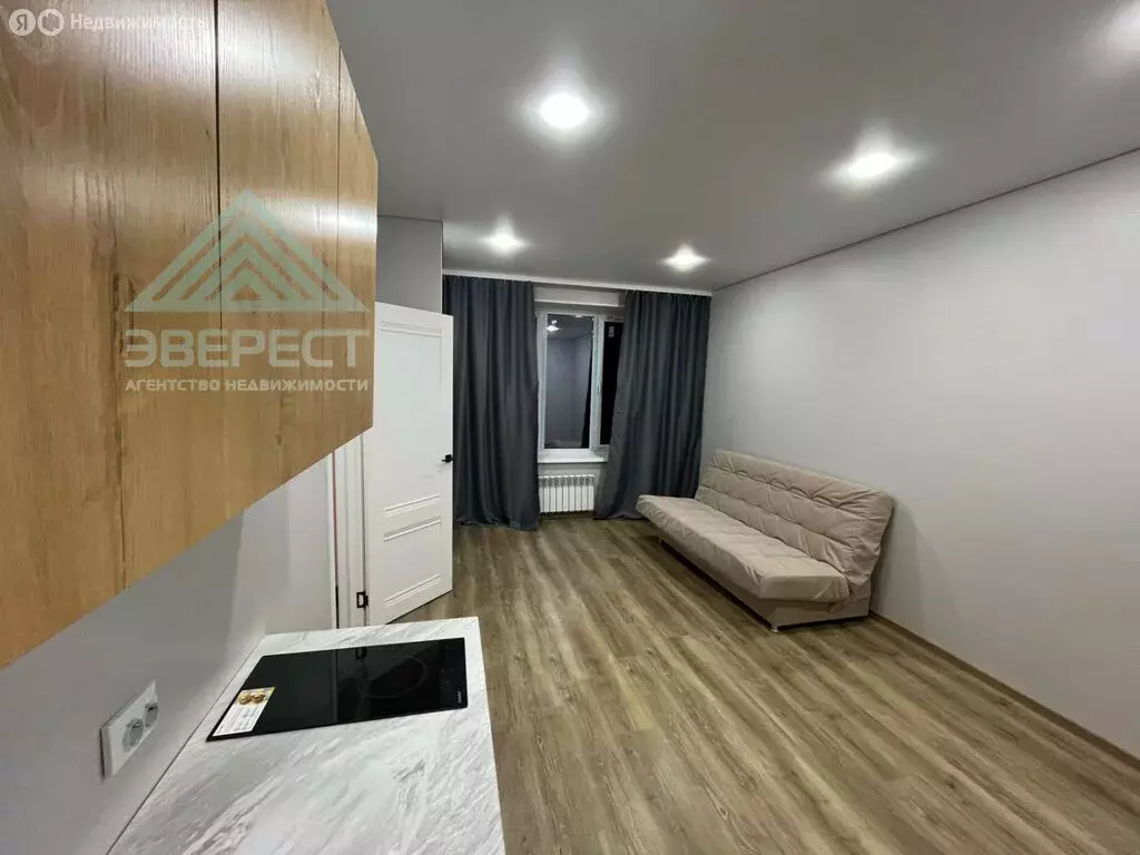 1-комнатная квартира: Абакан, улица Генерала Тихонова, 8 (37 м) - Фото 1