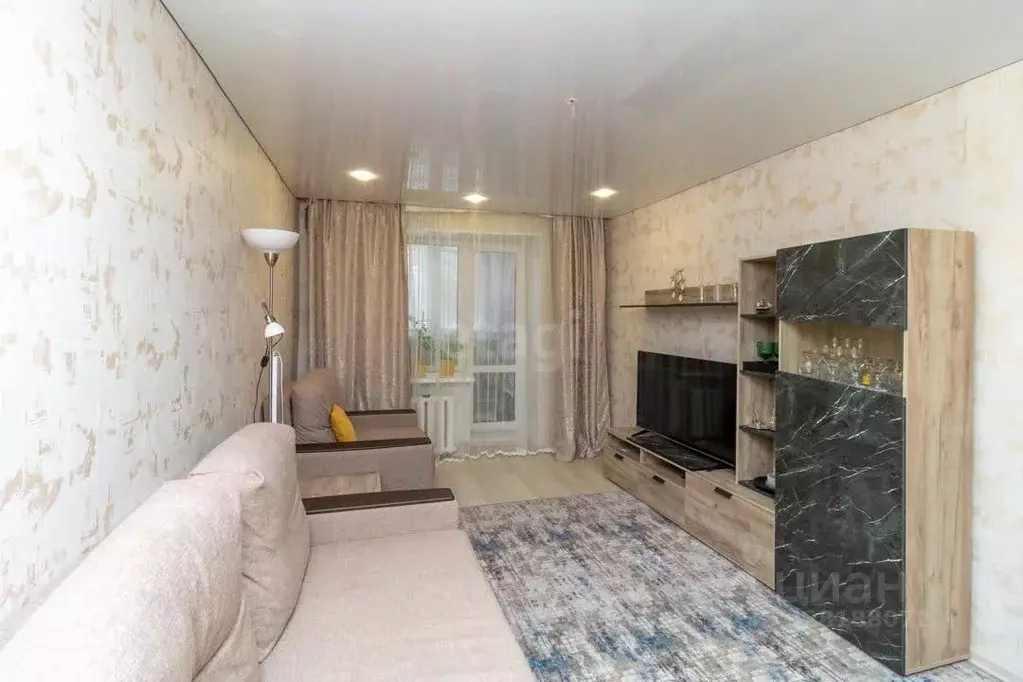 2-к кв. Тюменская область, Тюмень Мелиораторов мкр, ул. 70 лет ... - Фото 1