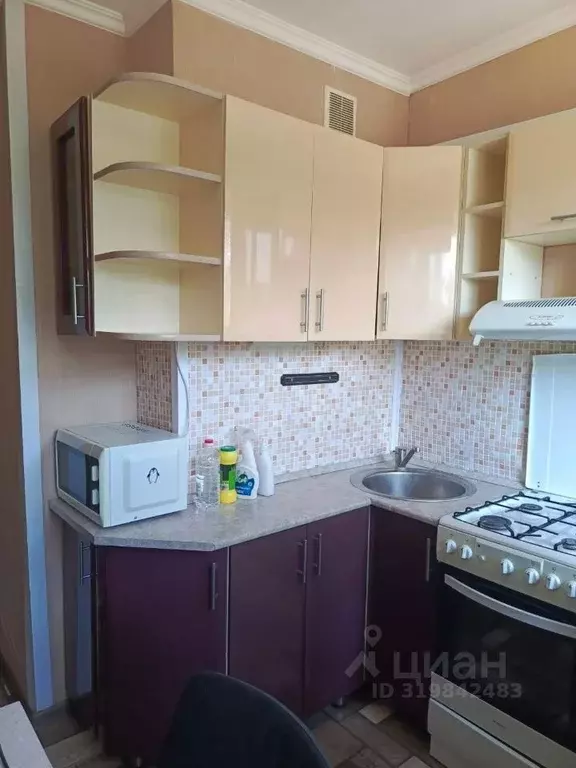 2-к кв. Белгородская область, Старый Оскол Молодогвардеец мкр, 16 ... - Фото 1