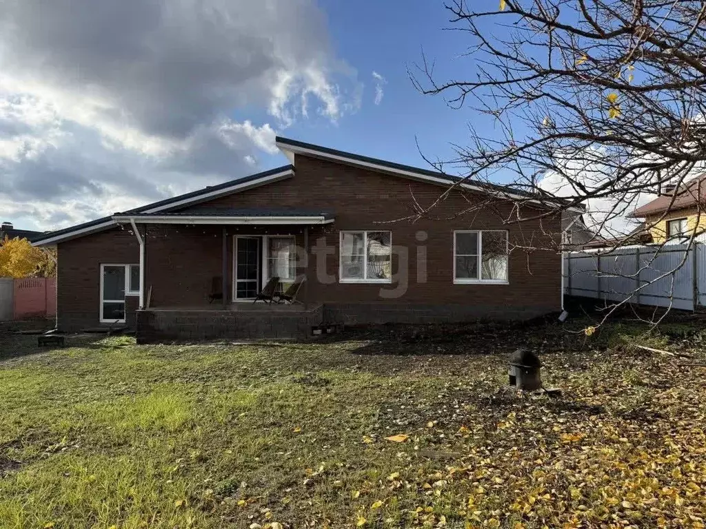 Дом в Белгородская область, Белгородский район, Дубовское с/пос, пос. ... - Фото 1