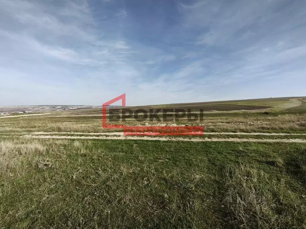 Участок в Крым, Бахчисарайский район, Железнодорожненское с/пос, с. ... - Фото 1