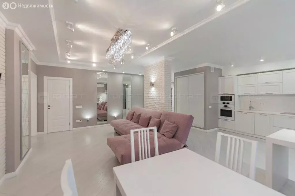 2-комнатная квартира: Казань, улица Баки Урманче, 1 (73 м) - Фото 1