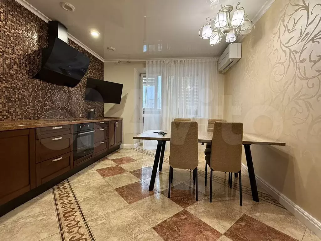 2-к. квартира, 100 м, 7/9 эт. - Фото 1