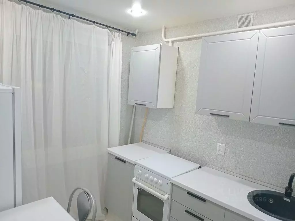 1-к кв. Челябинская область, Челябинск ул. Молодогвардейцев, 56 (30.2 ... - Фото 1