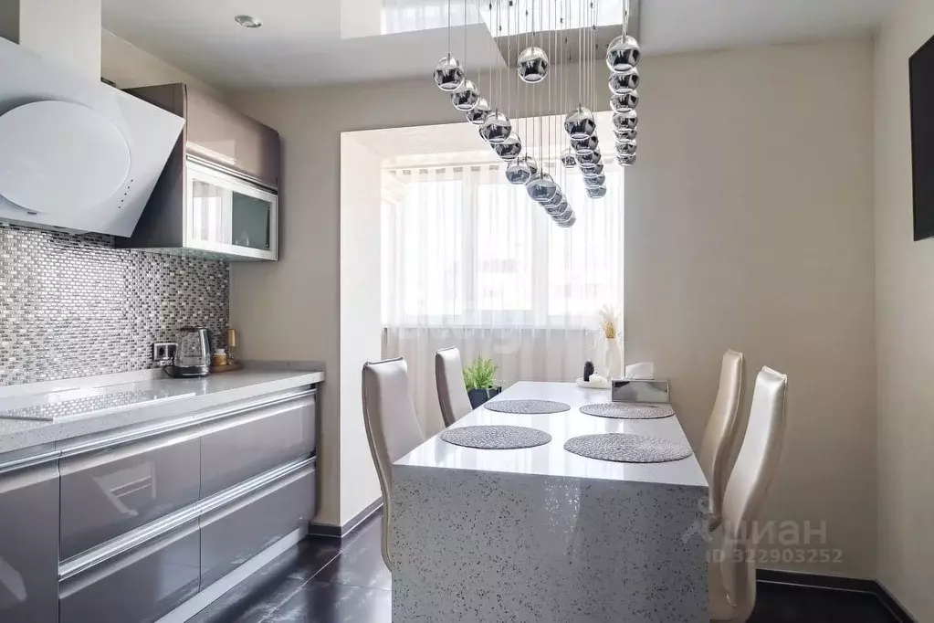 3-к кв. Амурская область, Благовещенск ул. Пушкина, 92 (97.6 м) - Фото 1