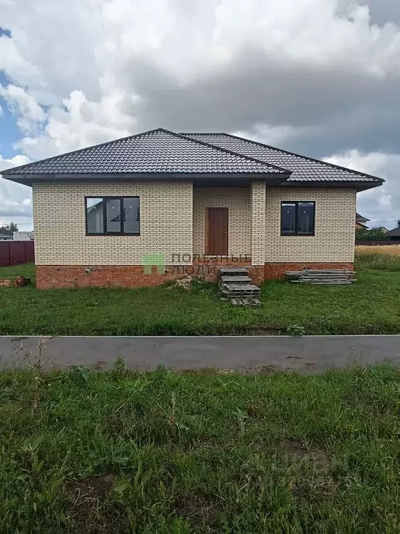 Дом в Тамбовская область, пос. Первомайский, Майский мкр ул. ... - Фото 1