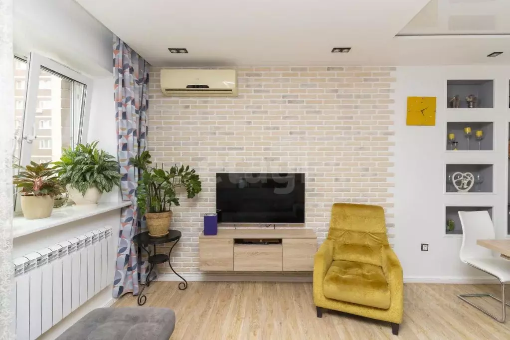 2-к кв. Тюменская область, Тюмень ул. Михаила Сперанского, 17 (94.2 м) - Фото 1