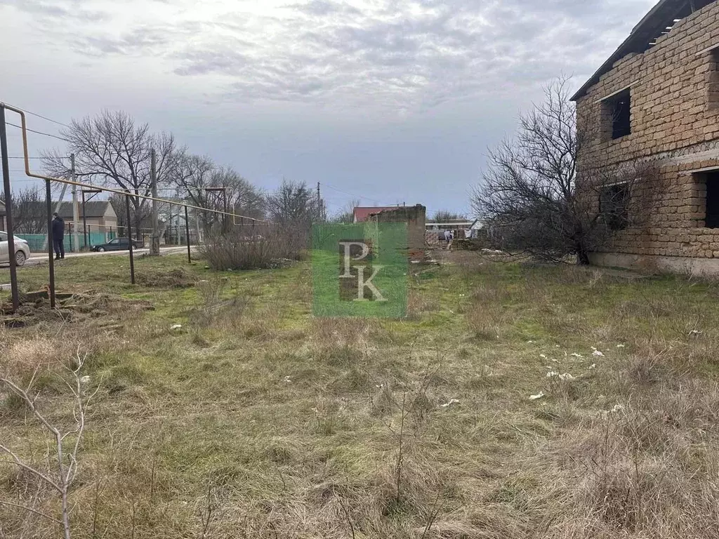 Участок в Крым, Красногвардейский район, Октябрьское пгт ул. Тельмана, ... - Фото 2