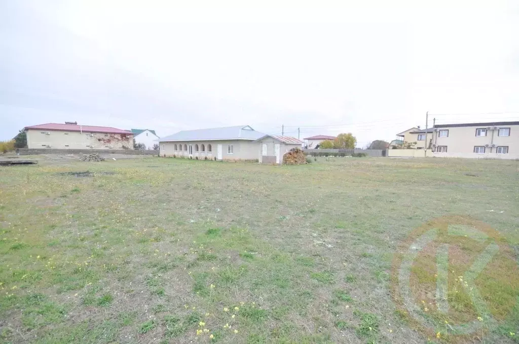 Участок в Крым, Черноморский район, Окуневское с/пос, с. Знаменское ... - Фото 1