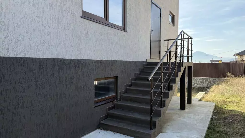 Дом в Крым, Алушта муниципальный округ, с. Лучистое ул. Ай-Серез, 14 ... - Фото 2