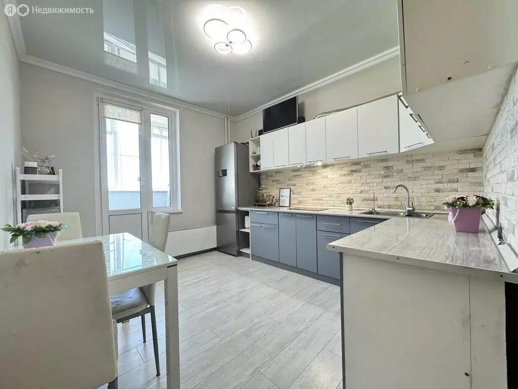 3-комнатная квартира: Ростов-на-Дону, улица Ерёменко, 107/20 (85 м) - Фото 1