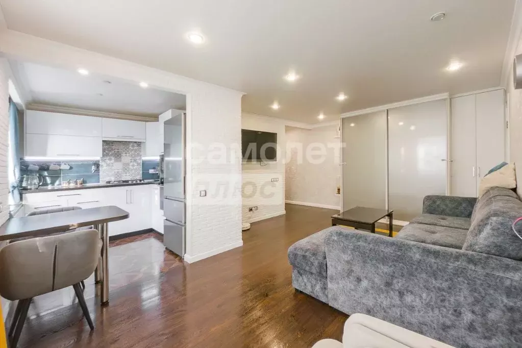 2-к кв. Свердловская область, Екатеринбург ул. Сулимова, 61 (46.0 м) - Фото 1