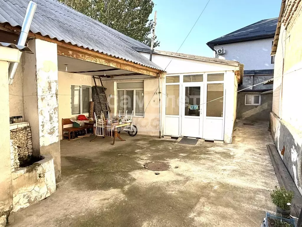 Дом в Дагестан, Махачкала ул. Нурадинова, 65 (150 м) - Фото 1