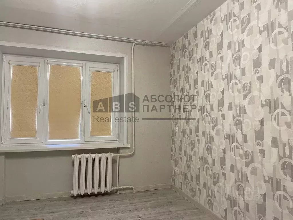 Комната Новгородская область, Великий Новгород ул. Щусева, 10к1 (31.5 ... - Фото 1