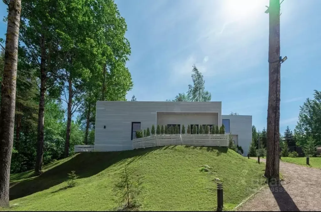 Коттедж в Ленинградская область, Приозерский район, Красноозерное ... - Фото 1