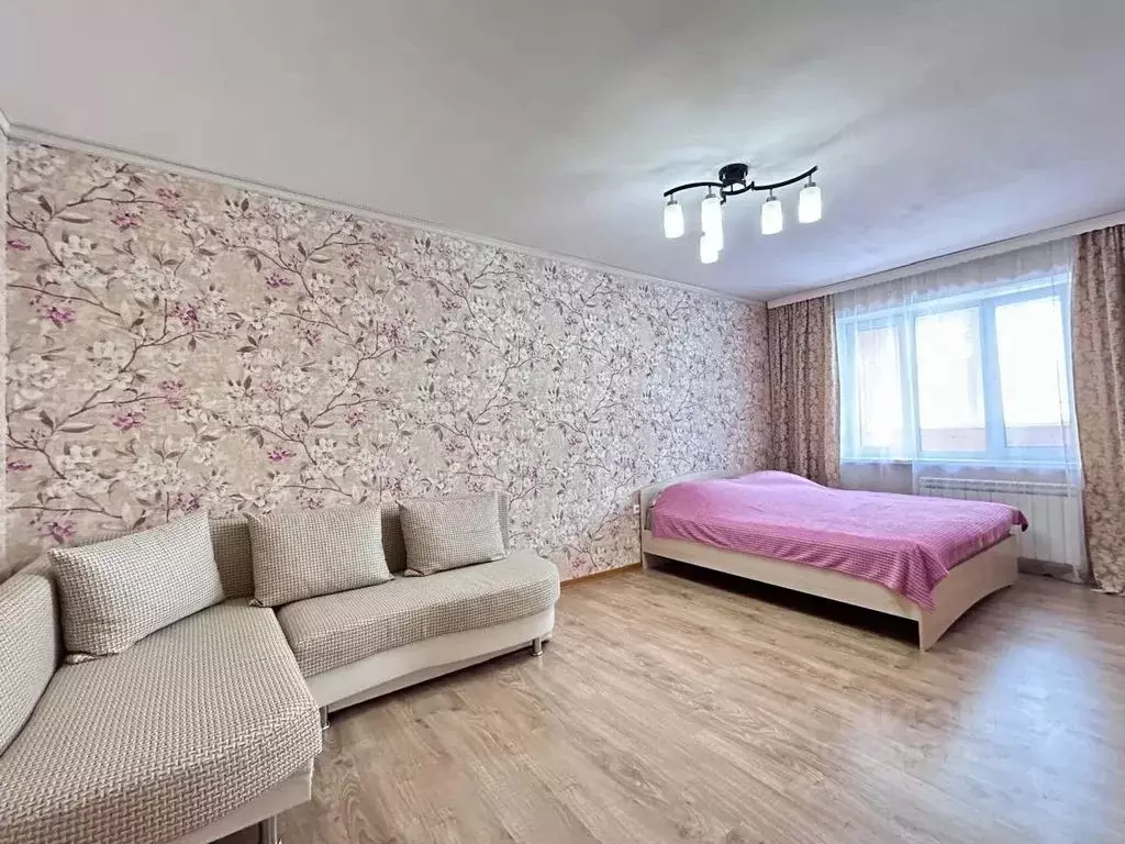 1-к кв. Татарстан, Казань ул. Братьев Касимовых, 82А (48.0 м) - Фото 0