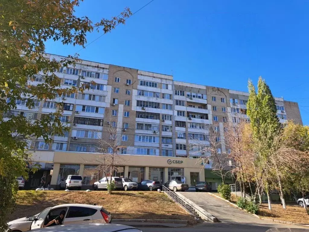 3-к кв. Саратовская область, Саратов ул. Усть-Курдюмская, 3 (65.0 м) - Фото 0