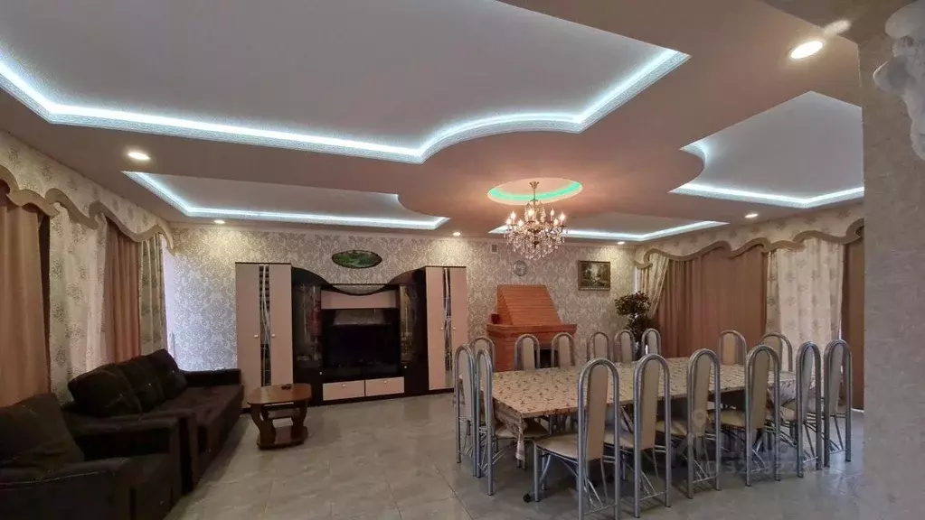 Дом в Краснодарский край, Лабинский район, Упорная ст-ца  (301 м) - Фото 1