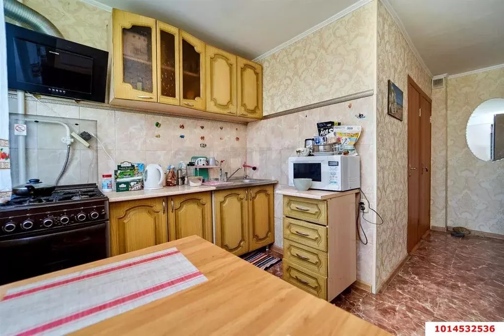 3-к кв. Краснодарский край, Краснодар Симферопольская ул. (64.7 м) - Фото 1