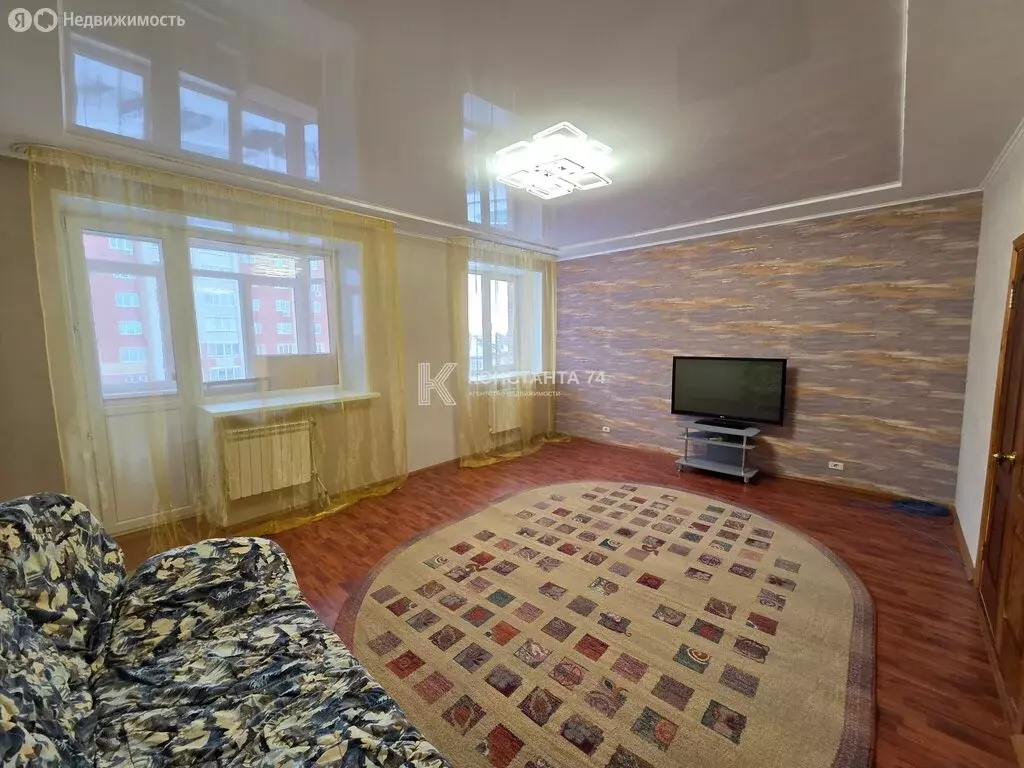 2-комнатная квартира: Чебаркуль, улица Карпенко, 1 (69.8 м) - Фото 1