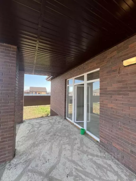 Дом в Ростовская область, Неклиновский район, с. Новобессергеневка ул. ... - Фото 1