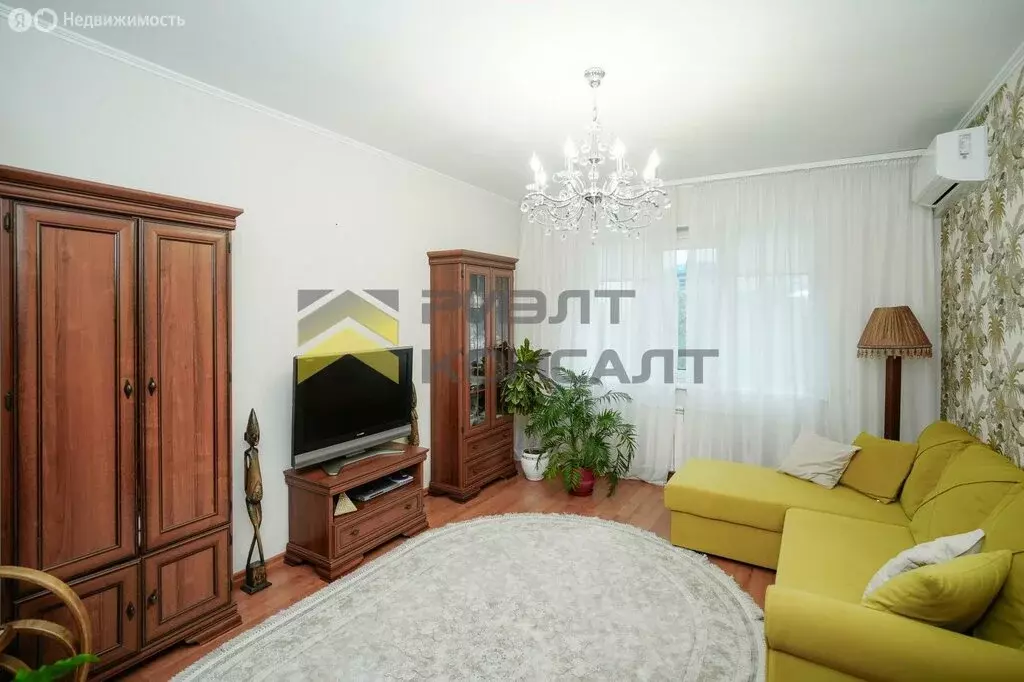 3-комнатная квартира: Омск, улица Володарского, 120 (63 м) - Фото 1