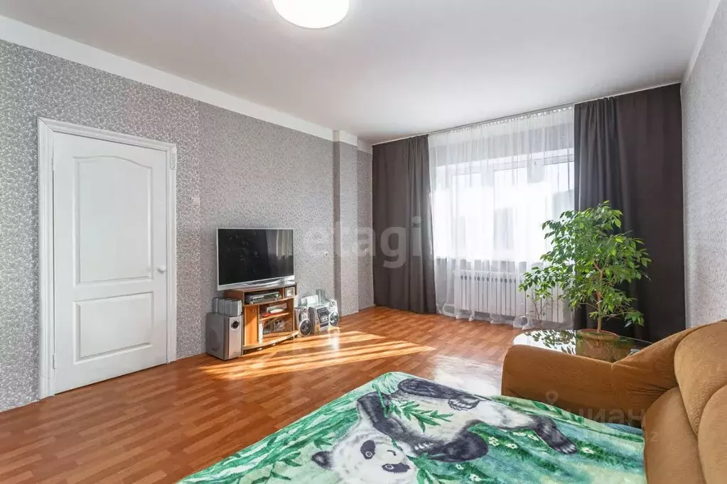 2-к кв. Приморский край, Владивосток ул. Анны Щетининой, 3 (63.7 м) - Фото 0