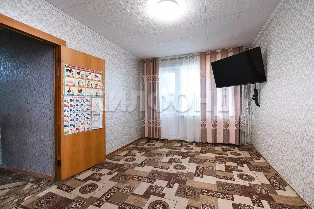 3-к кв. Новосибирская область, Новосибирск Северо-Чемской жилмассив, ... - Фото 0
