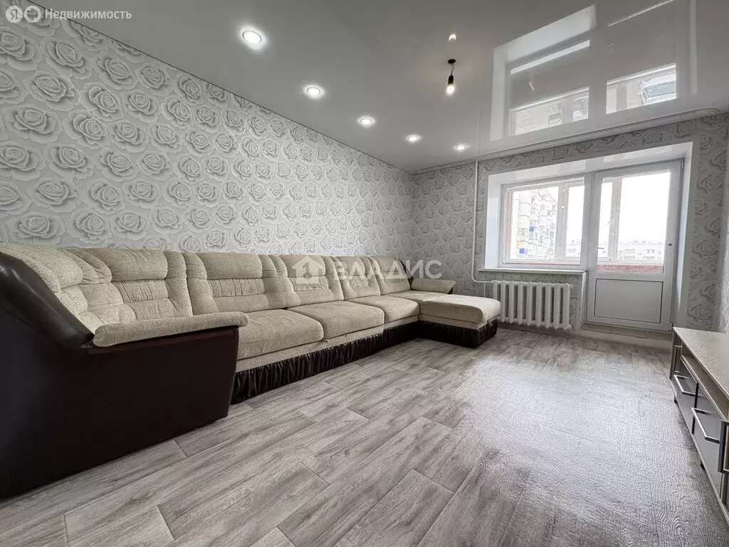 3-комнатная квартира: Туймазы, улица Мичурина, 24А (59.3 м) - Фото 0