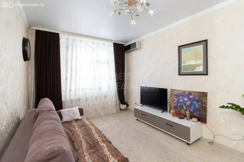 1-комнатная квартира: Тюмень, улица Александра Протозанова, 16 (38 м) - Фото 1